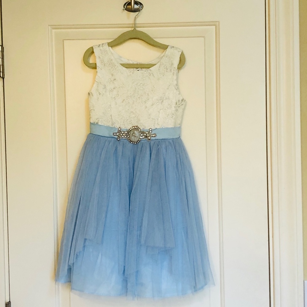 Sweet formal sleeveless Cinderella style dress